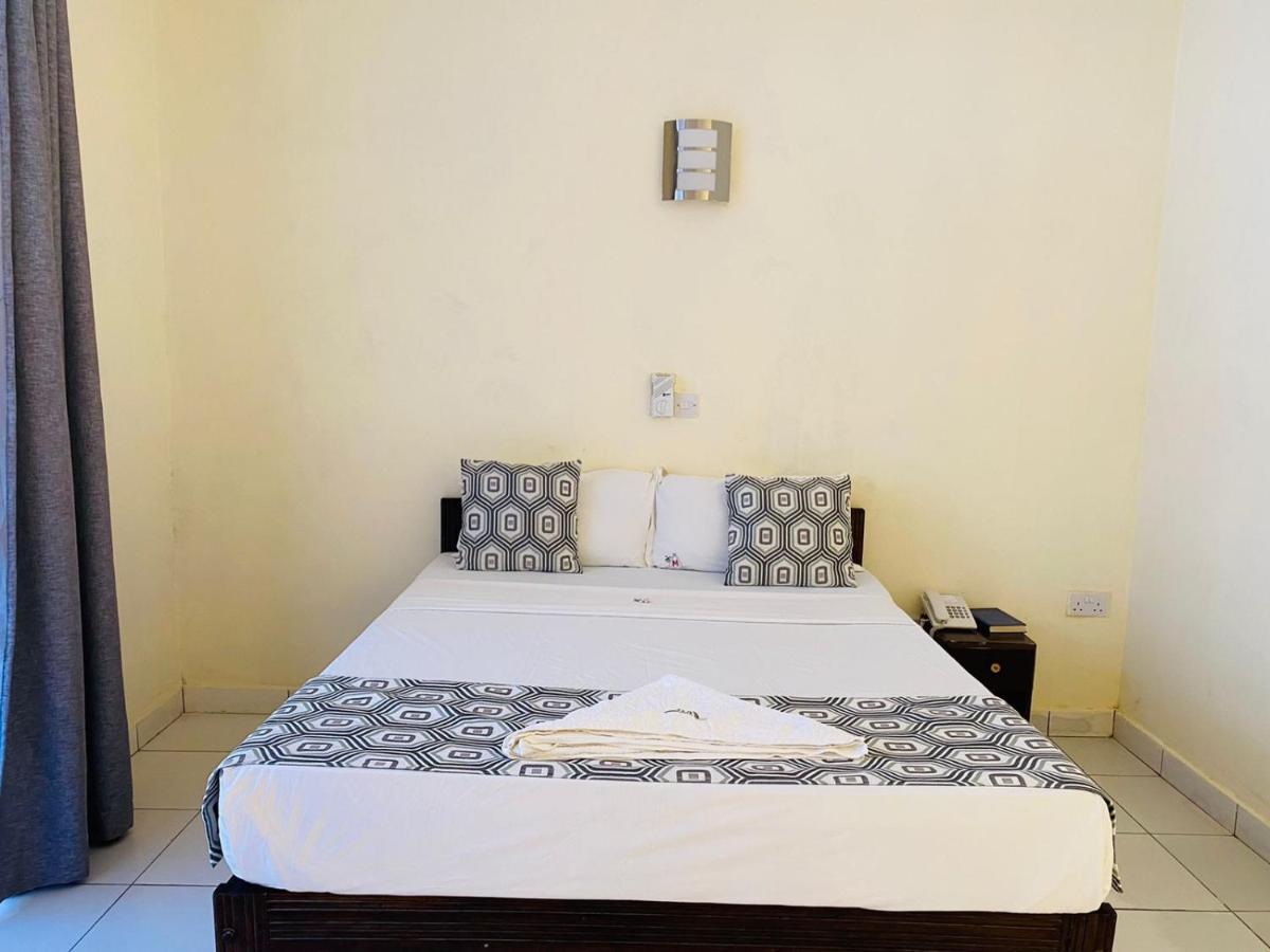 Merry Villa Hotel & Apartments Mombasa Exterior foto